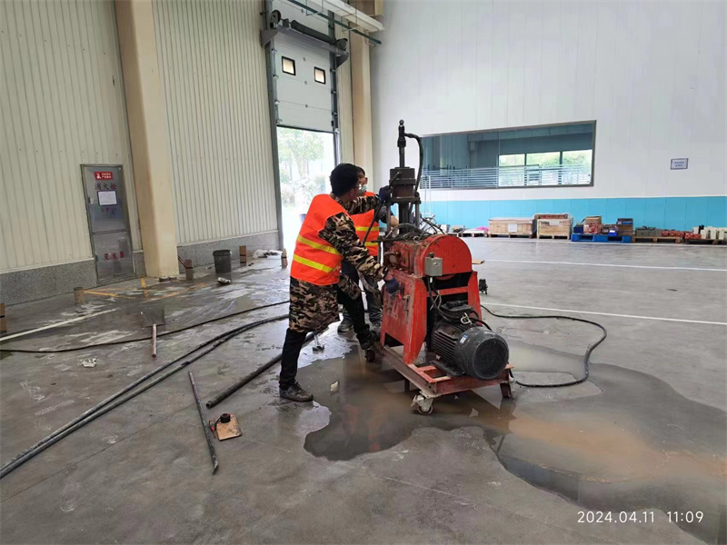 带岭厂房地面下沉塌陷注浆加固施工